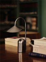 Bild von Tragbare Lampe Arum von Ferm Living, H: 30 cm, Edelstahl