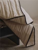 Bild von Ferm Living Vari Gesteppte Tagesdecke, Einzelbett, 180 x 260 cm, Natur/Dunkelschokolade