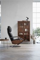 Bild von BERG Furniture Coda Sessel mit Fernbedienung SH: 49 cm - Rustikales schwarzes Leder/Walnuss