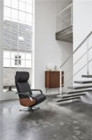 Bild von BERG Furniture Coda Sessel mit Fernbedienung SH: 49 cm - Rustikales schwarzes Leder/Walnuss