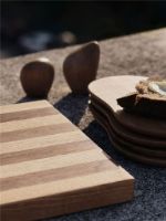 Bild von Ferm Living Stripe Schneidebrett 25x36 cm - Walnuss/Eiche