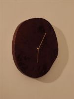 Bild von Ferm Living Melt Wanduhr 28x33 cm - Dunkel gebeiztes Wurzelholz