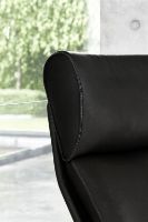 Bild von BERG Furniture Nasa High Open Arm Sessel mit verstellbarem Nackenkissen inkl. Hocker SH: 46 cm – Matt Aluminium/Berg Soft Black Leder