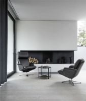 Bild von BERG Furniture Nasa High Sessel mit verstellbarem Nackenkissen inkl. Hocker SH: 46 cm - Matt Aluminium/Berg Soft Black Leder