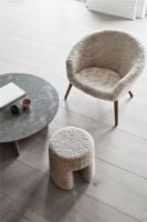 Bild von Fredericia Furniture 2631 Ditzel Loungesessel H: 72 cm - Geölte Eiche/Schaffell Moonlight