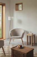 Bild von Fredericia Furniture 2631 Ditzel Loungesessel H: 72 cm - Geölte Eiche/Schaffell Moonlight