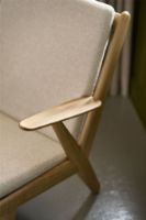Bild von FDB Furniture J53 Sessel H:77,6 cm - Geölte Eiche/00 Monza Beige