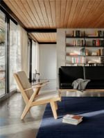 Bild von FDB Furniture J53 Sessel H:77,6 cm - Geölte Eiche/00 Monza Beige