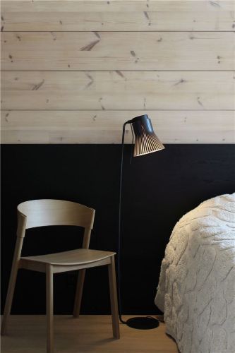 Secto Design Petite 4610 Stehleuchte, Höhe: 130 cm – Schwarz