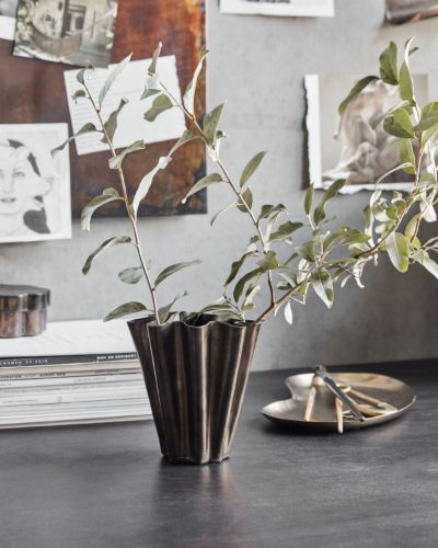 House Doctor Flood Vase H: 13 cm - Eisen/Antikbraun