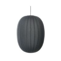 Bild von Von Hand gefertigter, ovaler, hoher Anhänger „Strick-Wit“ Ø: 65 cm – Schwarz
