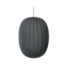 Bild von Von Hand gefertigter, ovaler, hoher Anhänger „Strick-Wit“ Ø: 65 cm – Schwarz

