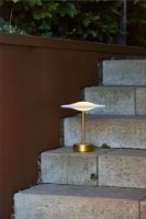 Bild von Piet Hein Sinus 22 Tragbare Tischleuchte H: 25 cm - Aluminium/Messing