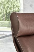 Bild von BERG Furniture Nasa High Open Arm Sessel mit verstellbarem Nackenkissen SH: 46 cm – Berg Soft Black Leather/Matte Aluminum