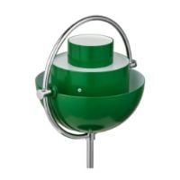 Bild von GUBI x Jacobsen Furniture Multi-Lite Limited Special Edition Tragbare Lampe H: 30 cm - Chrom/Kleegrün