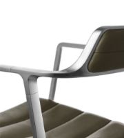 Bild von Vipp 452 Drehsessel mit Rollen – Aluminium / Lederbezug Bosco Green