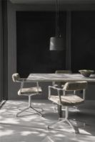 Bild von Vipp Limited Edition 452 Drehstuhl mit Gleitern SH: 44,5 cm - Curly 07/Umbra