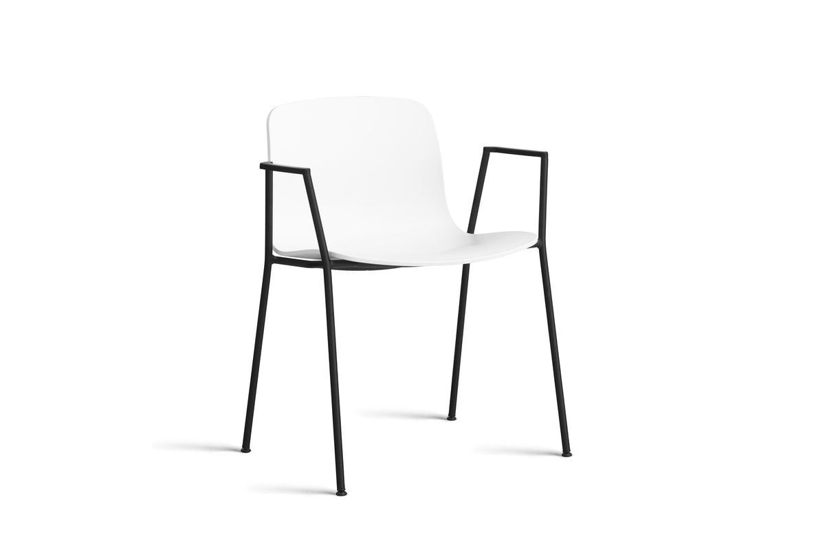 Bild von HAY AAC 18 About A Chair SH: 46 cm – Schwarz pulverbeschichteter Stahl/Weiß