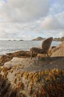 Bild von Vipp 469 Lodge Lounge-Sessel, niedrig, Höhe: 77 cm – Dunkelbraunes Eichenholz/Schafsleder, lockiges Umbra