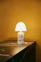 Bild von Handgefertigte tragbare Tischleuchte „Fuse“, Höhe: 24 cm – Stein-/Weißes Opalglas