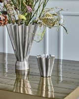 Bild von House Doctor Flood Vase H: 13 cm - Eisen/Silber
