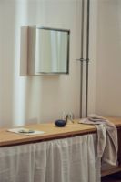 Bild von Form & Refine Kegelspiegelschrank 40x40 - Edelstahl/Silber