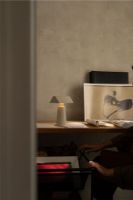 Bild von &Tradition Caret MF1 Tragbare Lampe H: 22 cm - Seidengrau