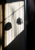 Bild von &Tradition JU1 Utzon Pendelleuchte Ø: 22 cm – Steingrau