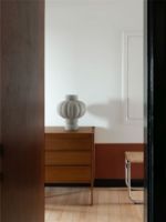 Bild von Louise Roe Ballonvase #03 H: 40 cm – Rohweiß