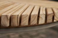 Bild von Vipp 717 Café-Tisch für den Außenbereich, Ø: 75 cm – Teak/pulverbeschichtetes Aluminium