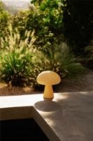 Bild von GUBI Obello Lampe H: 24 cm - Mundgeblasenes Glas/Sanftes Gelb