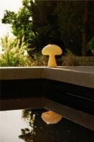 Bild von GUBI Obello Lampe H: 24 cm - Mundgeblasenes Glas/Sanftes Gelb