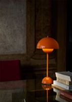 Bild von &Tradition Blumentopf VP3 Bordlampe H: 50 cm - Zesty Orange