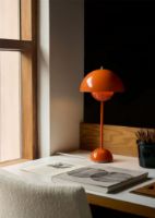 Bild von &Tradition Blumentopf VP3 Bordlampe H: 50 cm - Zesty Orange
