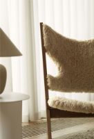 Bild von Audo Copenhagen Strick-Loungesessel Schaffell - Walnuss/Natur