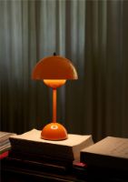 Bild von &Tradition Blumentopf VP9 Bordlampe H: 29,5 cm - Zesty Orange