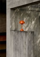 Bild von &Tradition Blumentopf VP9 Bordlampe H: 29,5 cm - Zesty Orange
