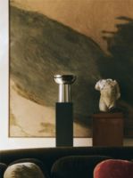 Bild von Louise Roe Brunnenvase Nr. 02 H: 30 cm - Polierter Edelstahl