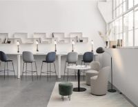 Bild von GUBI Cobra Stehleuchte, Höhe: 118 cm – Chrom/Schwarz seidenmatt