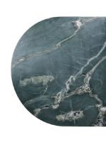 Bild von GUBI Epic Outdoor-Esstisch L: 240 cm - Quarzit/Botanical Green