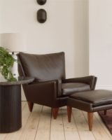 Bild von GUBI Moon Couchtisch Ø: 60 cm - Braun/Schwarz gebeiztes Eichenfurnier/Grauer Marmor