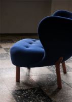 Bild von &Tradition Little Petra VB1 Lounge Chair & ATD1 Pouf - Oiled Walnut/Vidar 554