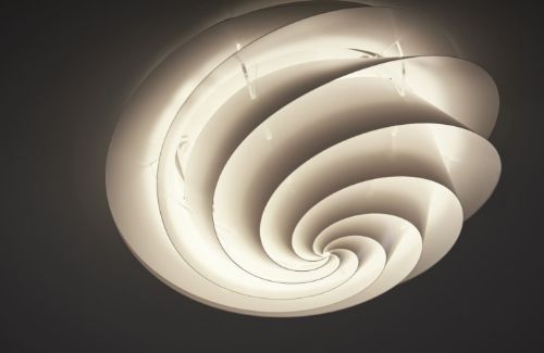 Le Klint 1320M Swirl Decken-/Wandleuchte, mittelgroß, Ø: 60 cm – Weiß