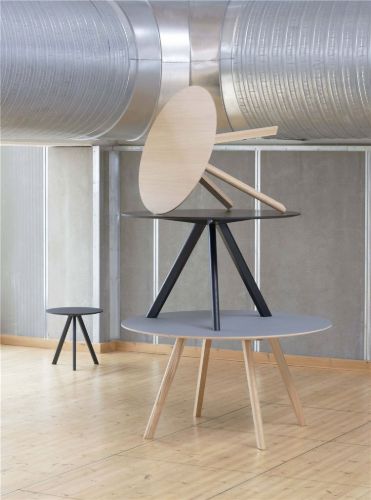 HAY CPH 25 Runder Tisch Ø: 140 cm – Lackierte massive Eiche/Graues Linoleum