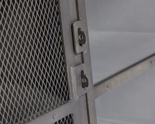 Muubs Barschrank Bronx mit 2 Türen L: 120 cm – Schwarz/Eisen