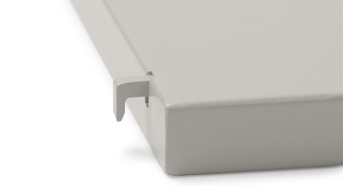 Ferm Living Punctual Regal aus massivem Metall 39,6 x 90 cm – Hellgrau