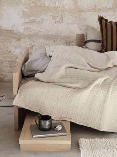 Ferm Living Kona Beistelltisch 33,5x49 cm – Natürliches Eichenfurnier