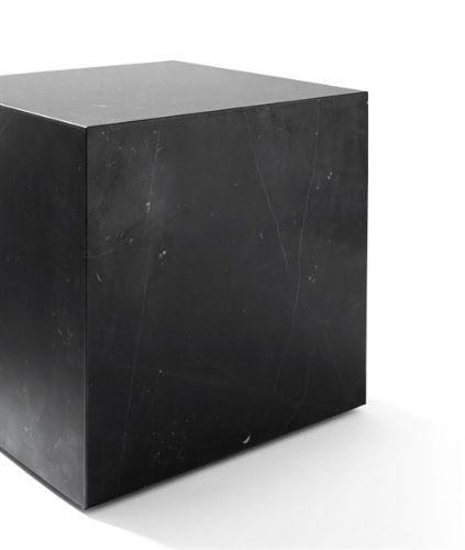 Audo Copenhagen Sockel, kubisch, H: 40 cm – schwarzer Nero-Marquina-Marmor