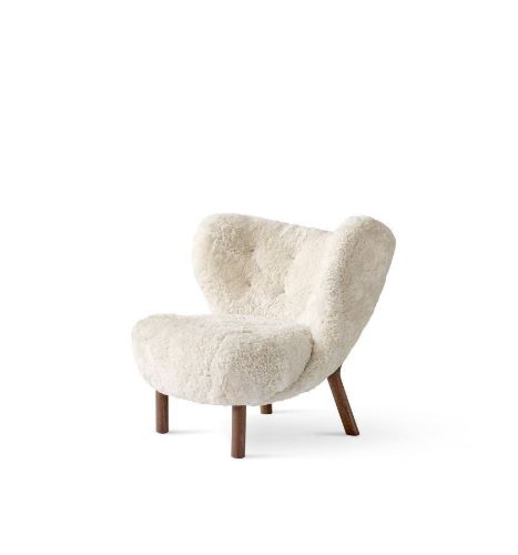 &Tradition Little Petra VB1 Lounge Chair SH: 40 cm - Oiled Walnut/Sheepskin Moonlight