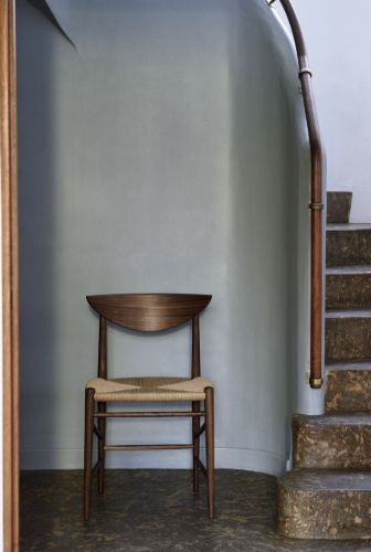 &Tradition HM3 Drawn Chair SH: 46 cm – Naturpapierkordel/Walnuss
